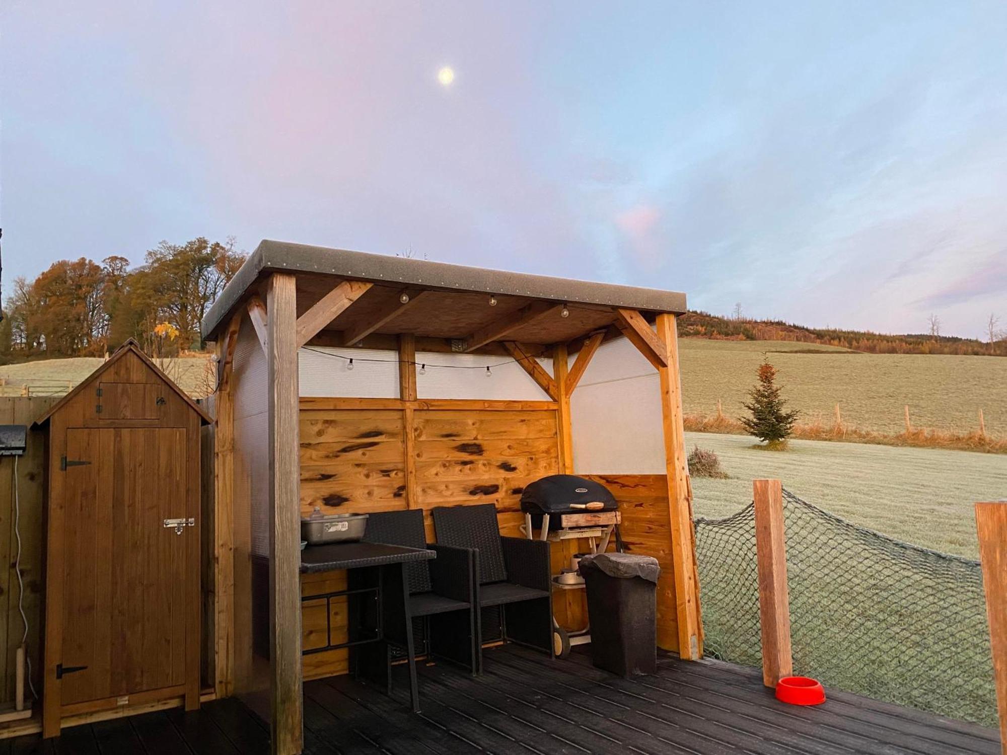 Stunning Shepherds Hut Rural Bliss ダンフリーズ エクステリア 写真