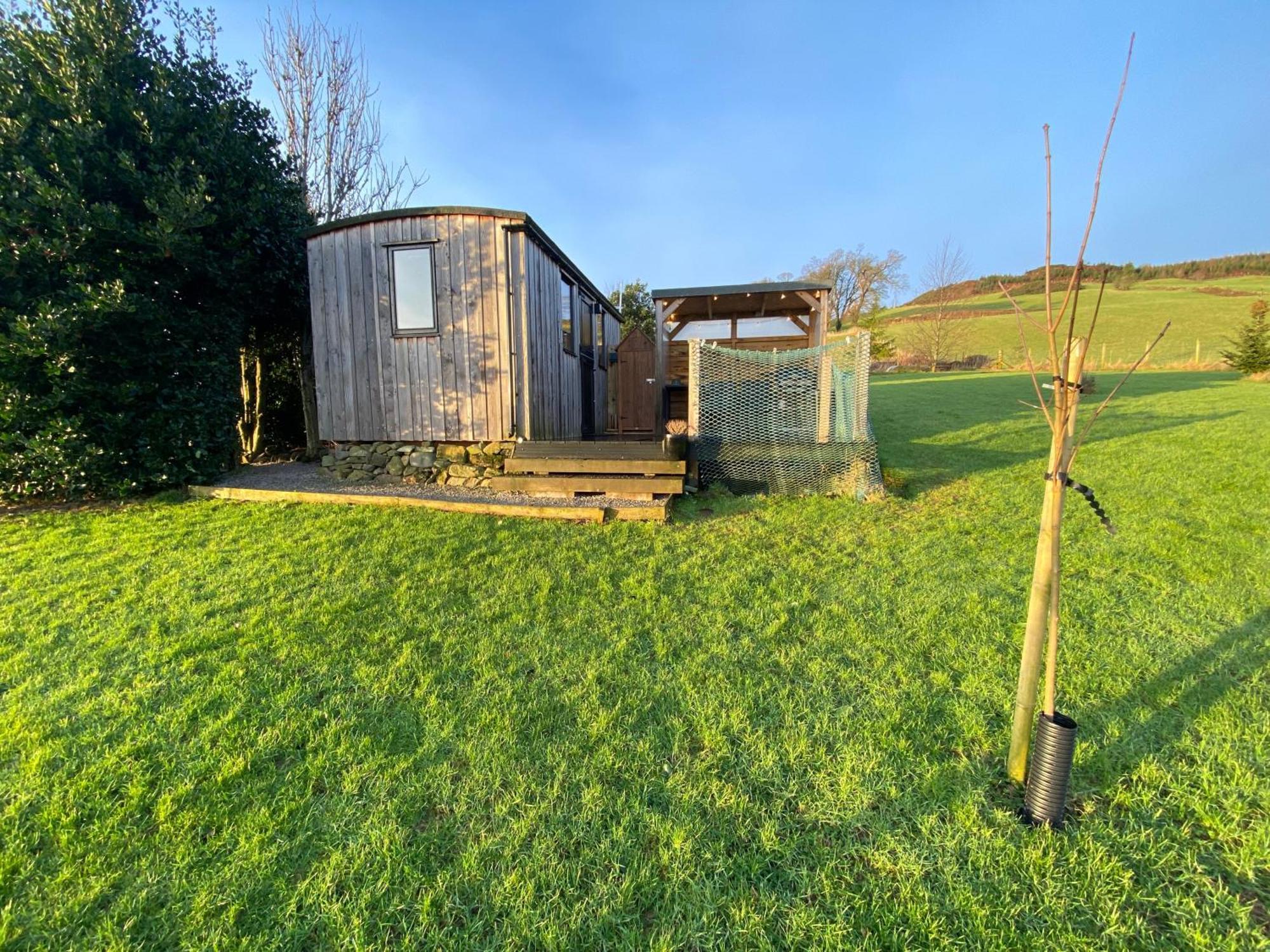 Stunning Shepherds Hut Rural Bliss ダンフリーズ エクステリア 写真