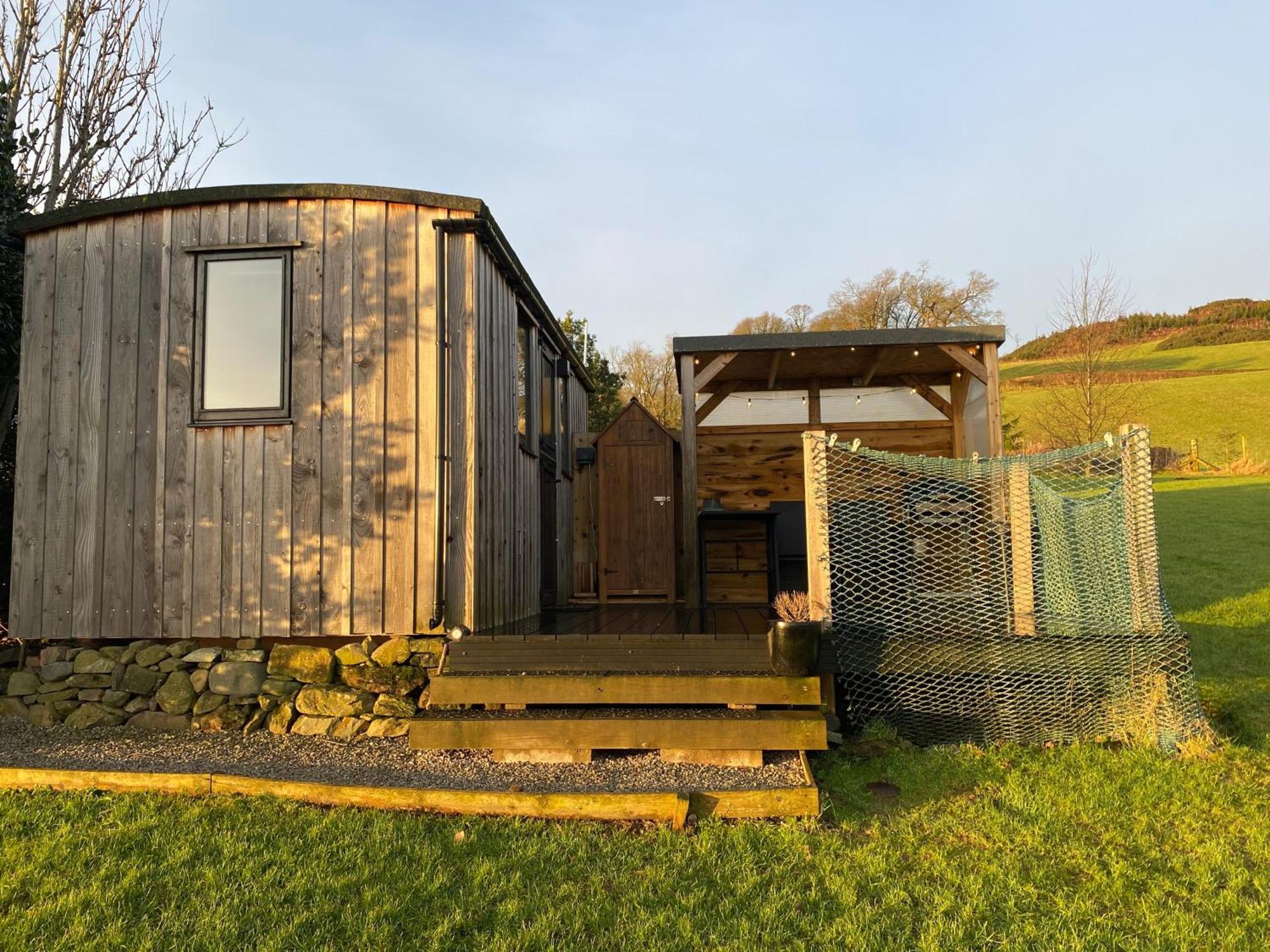 Stunning Shepherds Hut Rural Bliss ダンフリーズ エクステリア 写真